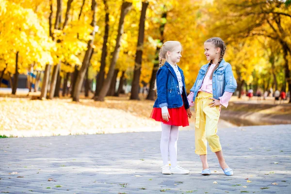 Full Length Portrait Two Little Girls Autumn Park — Stock Photo, Image