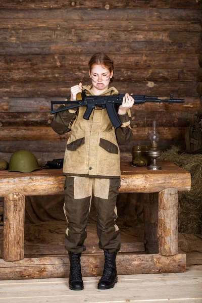 Mladá Krásná Dívka Sovětské Vojenské Uniformě — Stock fotografie