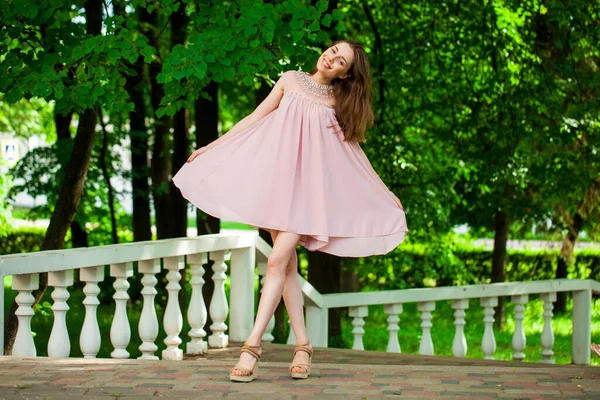 Full Body Portrait Young Beautiful Brunette Woman Beige Dress Summer — Stock Photo, Image