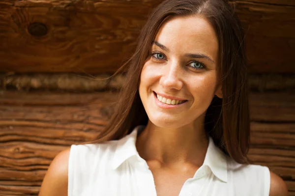 Portrait Beautiful Young Woman Background Old Wooden Wall — Stock Photo, Image