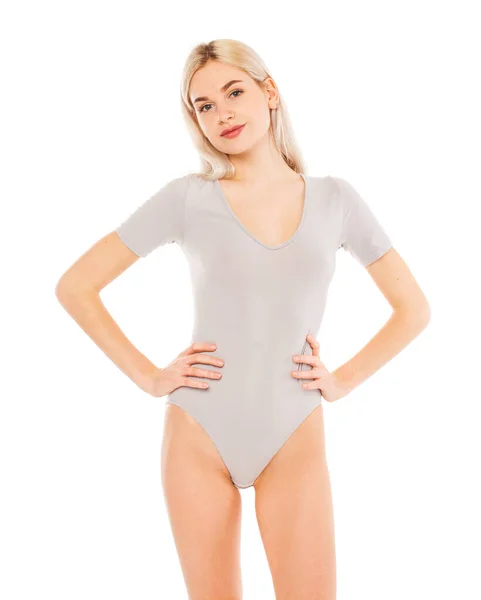 Porträtt Ung Blond Flicka Grå Body Suit Isolerad Vit Bakgrund — Stockfoto