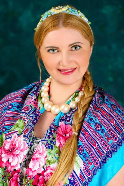 Retrato Uma Jovem Loira Russa — Fotografia de Stock