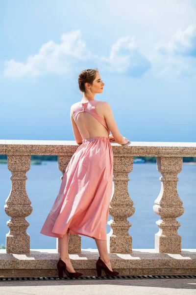 Full Length Portrait Young Beautiful Brunette Woman Pink Dress — Stock Photo, Image