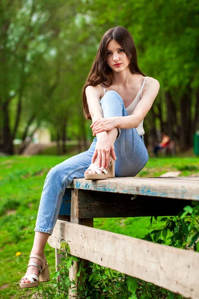Portrait Young Beautiful Girl Posing Background Pond Summer Park — Stock Photo, Image
