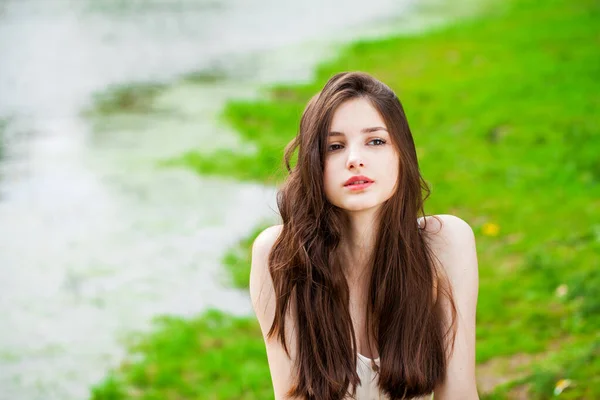 Portrait Young Beautiful Brunette Girl Posing Summer Park — Stock Photo, Image