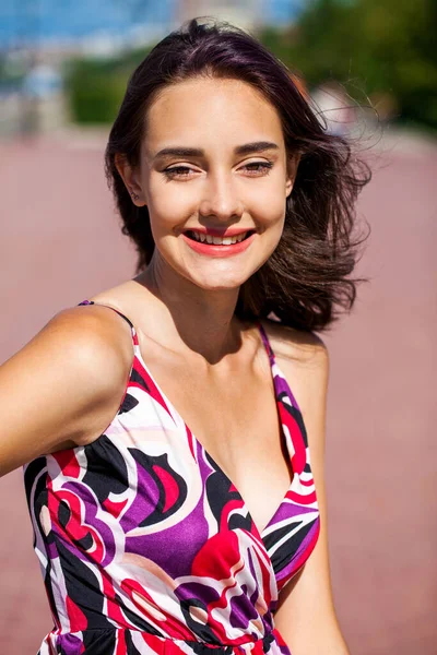 Портрет Молодої Красивої Брюнетки Літній Сукні — стокове фото