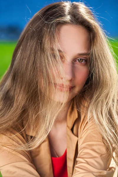 Close Retrato Uma Jovem Menina Bonita Parque Verão Livre — Fotografia de Stock