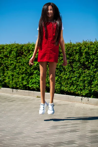 Retrato Una Joven Hermosa Adolescente Parque Verano —  Fotos de Stock