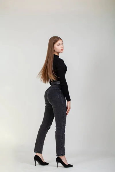 Retrato Cuerpo Completo Una Joven Hermosa Modelo Morena Jeans Aislada Imágenes de stock libres de derechos