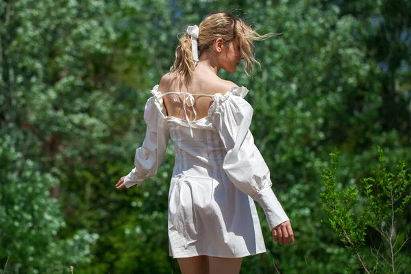 Young Beautiful Girl White Stylish Dress Long Sleeves Cutout Back — Stock Photo, Image