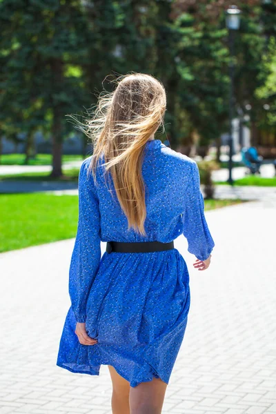 Blonde Hair Model Back View Blonde Girl Summer Park Outdoor — Stock Photo, Image