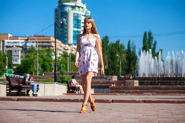 Full Body Portrait Young Beautiful Blonde Woman Walking Summer Park Royalty Free Stock Images