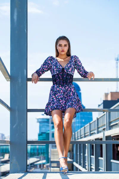 Full Body Portrait Young Beautiful Brunette Woman Summer Dress Posing — Stock Photo, Image