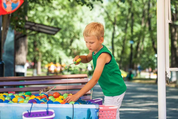 Little Boy Fishing Amusement Park — Stock Photo, Image
