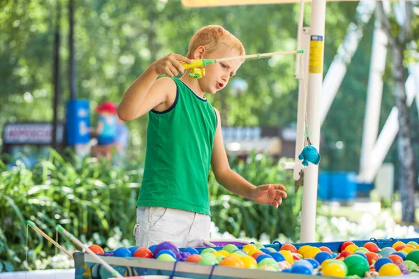 Little Boy Fishing Amusement Park — Stock Photo, Image