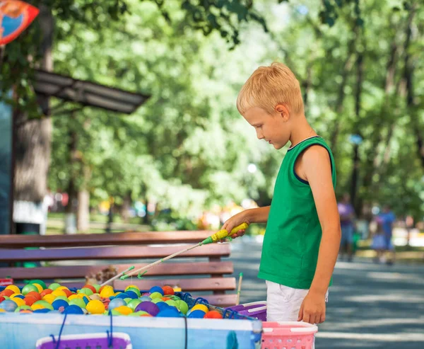 Little Boy Fishing Amusement Park — Stock Photo, Image