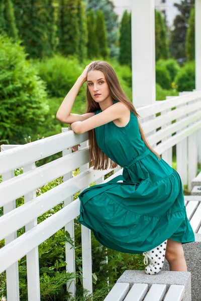 Full Body Portrait Young Blonde Girl Green Dress — Stock Photo, Image