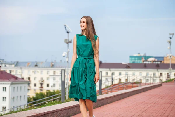 Full Body Portrait Young Blonde Girl Green Dress — Stock Photo, Image