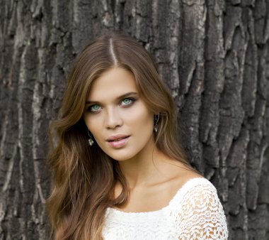 Genç güzel kadın.