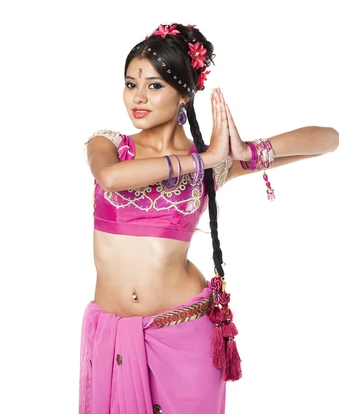 Joven bonita mujer en vestido indio —  Fotos de Stock