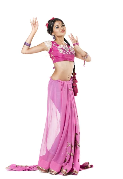 Mladá hezká žena v indických šatech — Stock fotografie