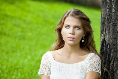 Genç güzel kadın.