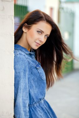 Genç güzel kadın.