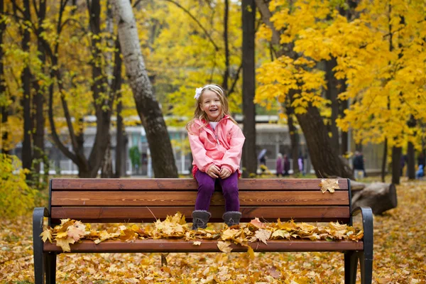 Portrait of a pretty liitle girl — Stock Photo, Image