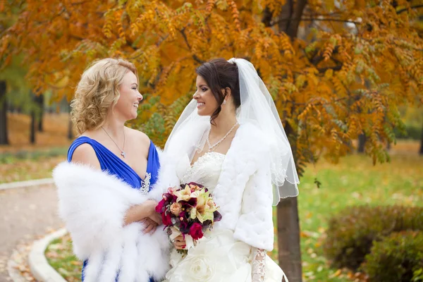 Portrait d'une belle mariée souriante — Photo