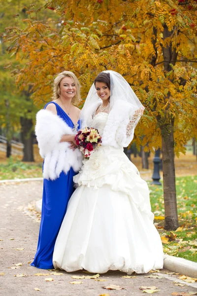 Portrait d'une belle mariée souriante — Photo