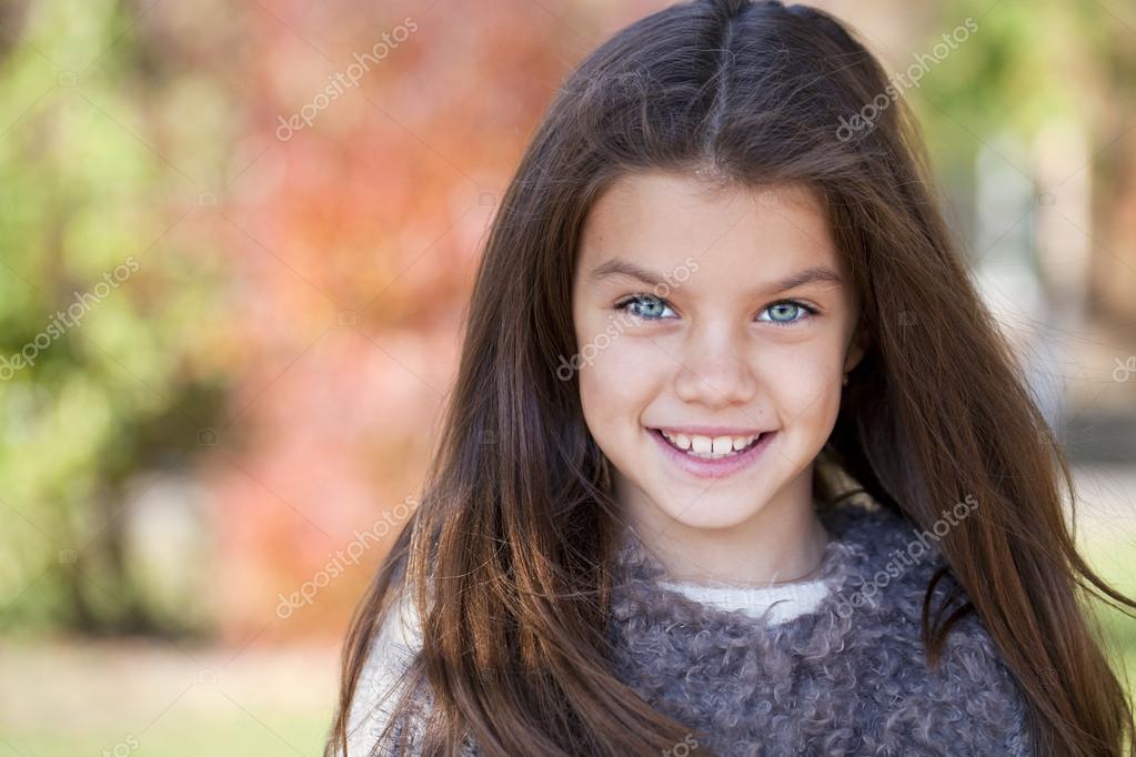 Fotos de Menina de 9 anos, Imagens de Menina de 9 anos sem royalties