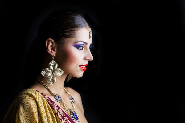Joven mujer india asiática tradicional —  Fotos de Stock