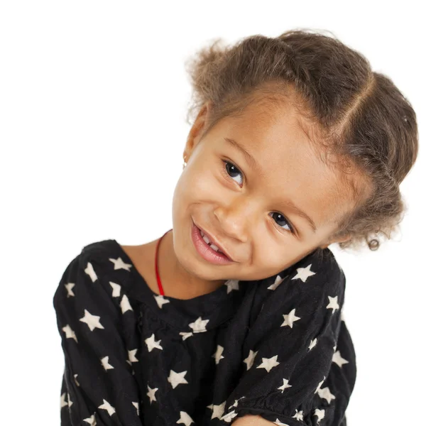 Porträtt av vacker glad liten flicka — Stockfoto