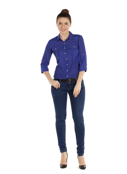 Porträt einer schönen Frau in blauen Jeans und blauem Hemd — Stockfoto