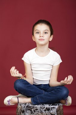 Güzel bir kız portresi stüdyo 