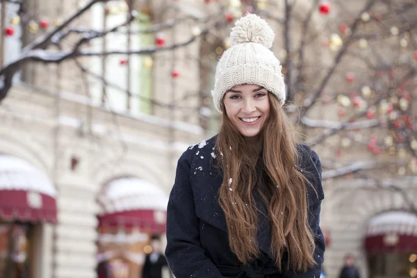 Ung vacker blond kvinna — Stockfoto