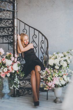 romantik genç bir kadın portresi