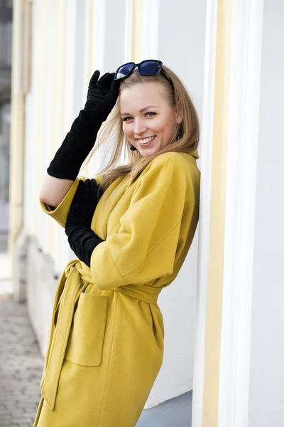 Young beautiful blonde woman — Stock Photo, Image