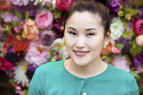 Asiatische Schönheit Gesicht Porträt mit sauberen und frischen eleganten Dame — Stockfoto