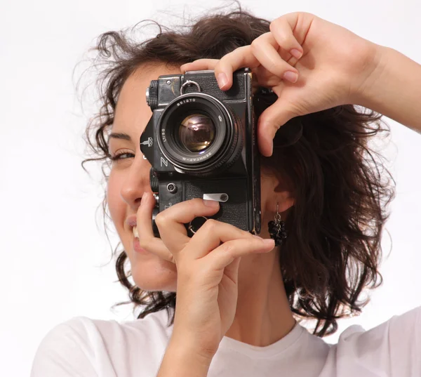 Close up lifestyle portrait of young pretty photographer girl ma — Stock Photo, Image