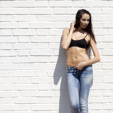 Mavi Jeans genç esmer güzel seksi