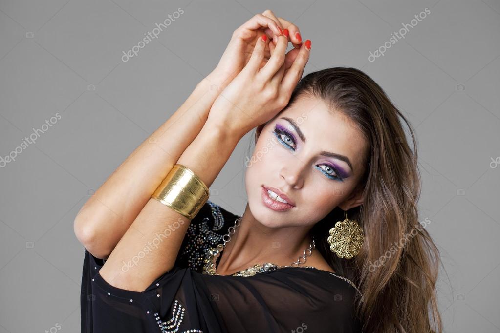 arab covered face sexy woman Arab covered face sexy woman