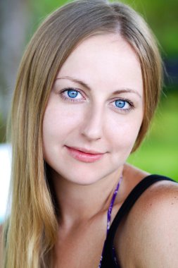 Genç güzel kadın.