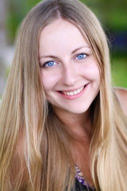 Genç güzel kadın.