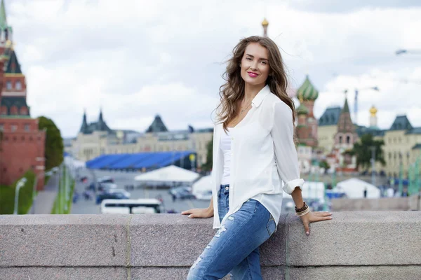 Young beautiful woman in Moscow — Stock Photo, Image