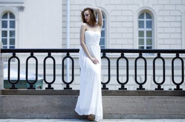 uzun bacaklı wea kadınla güzel model tam uzunlukta portresi