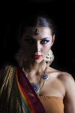 Genç geleneksel Asya Hint kadın 