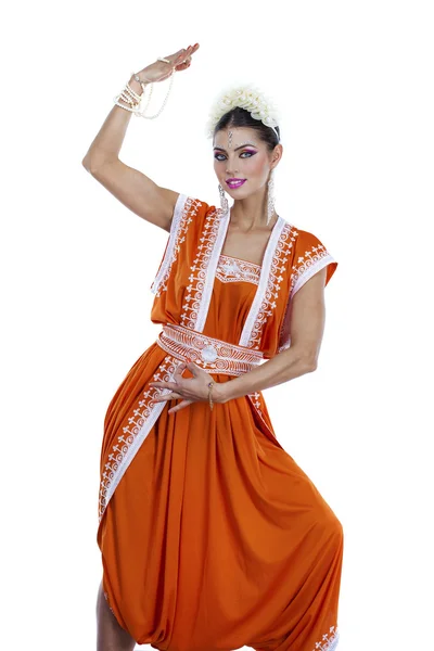 Jeune femme indienne asiatique traditionnelle en sari indien — Photo
