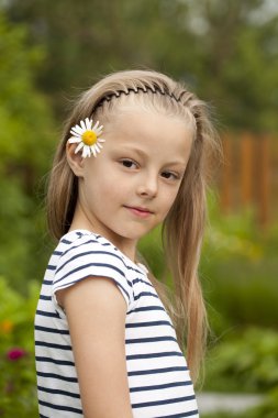 yedi senede portresi yakın adam karşı küçük kız