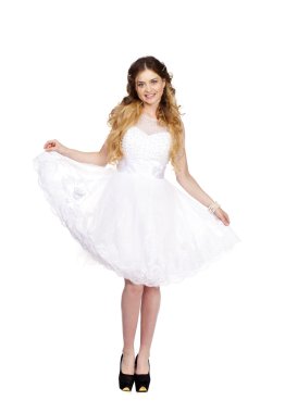 güzel düğün saç modeli ile genç gelin